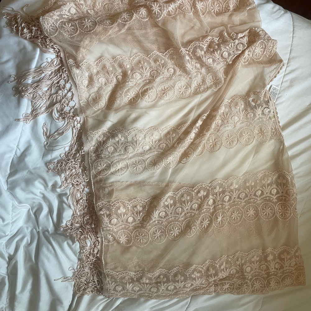 Light pink shaw